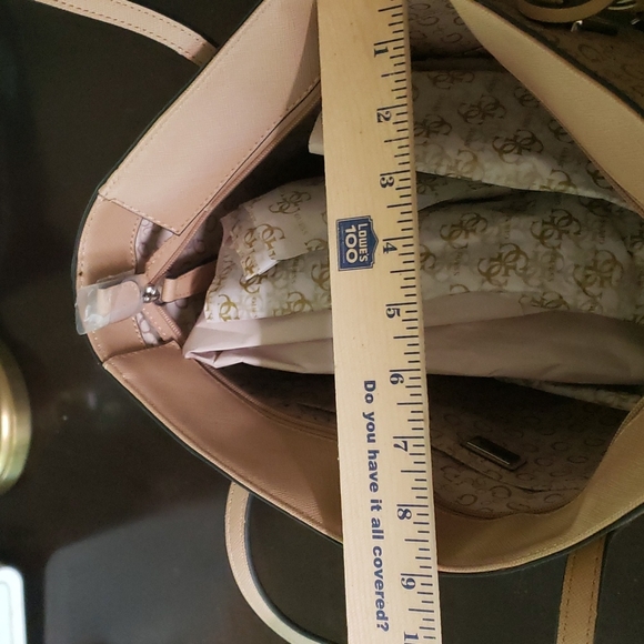 Guess purse - Picture 5 of 6